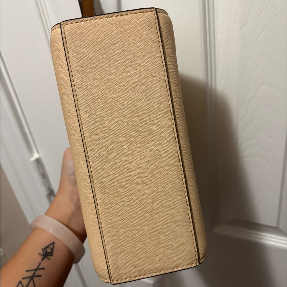 Michael Kors Tan and Cream Crossbody Bag - Picture 5 of 8